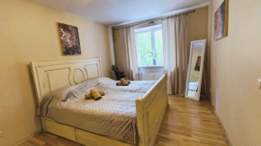 City apartment by the Park